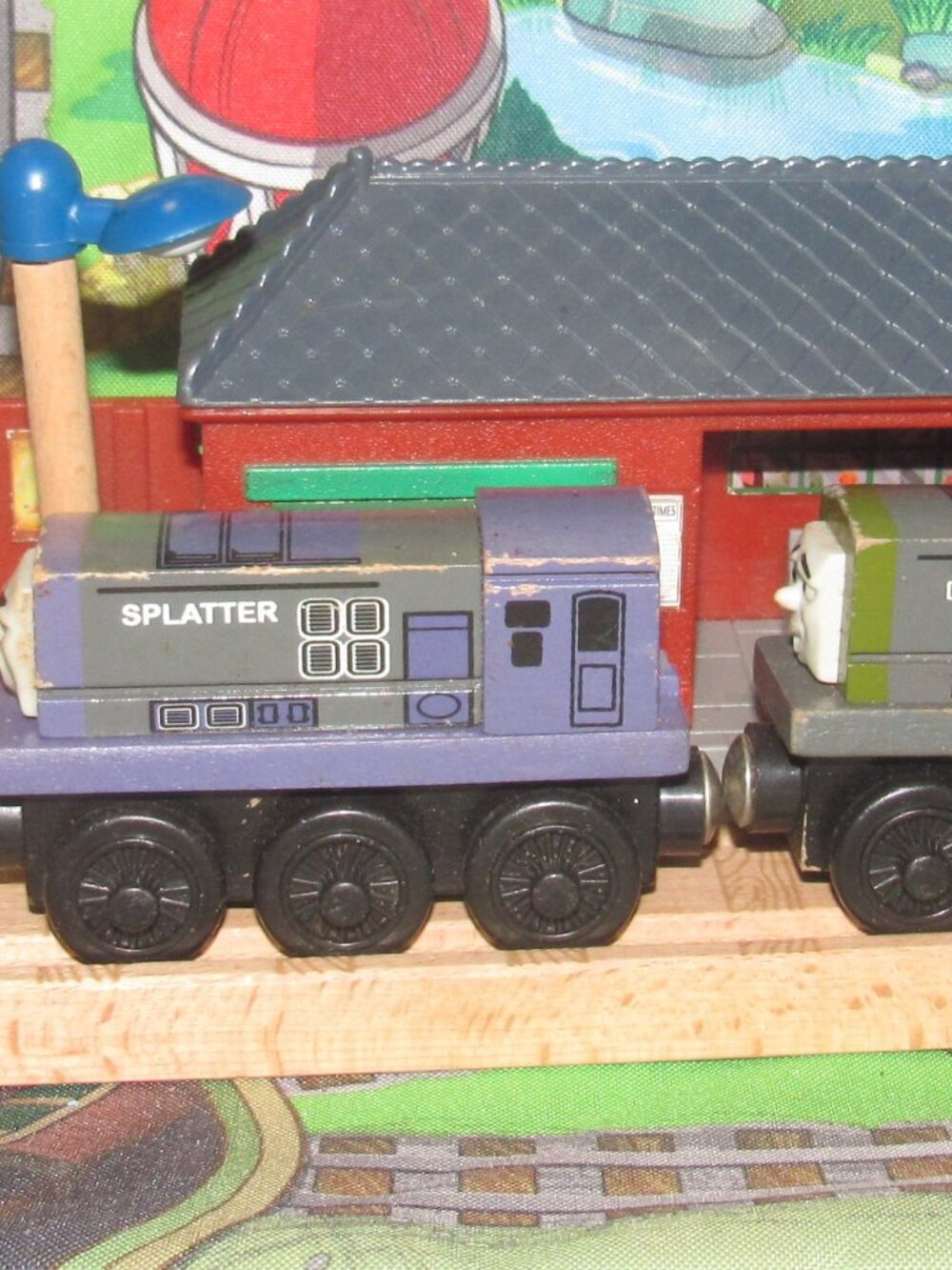 Thomas Wooden Railway Train Track Engine Dodge and Splatter